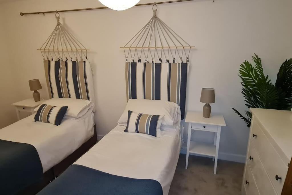 Beach View, 4 Bedroom House Opposite The Sea! Sleeps 10 Sandgate Exterior foto