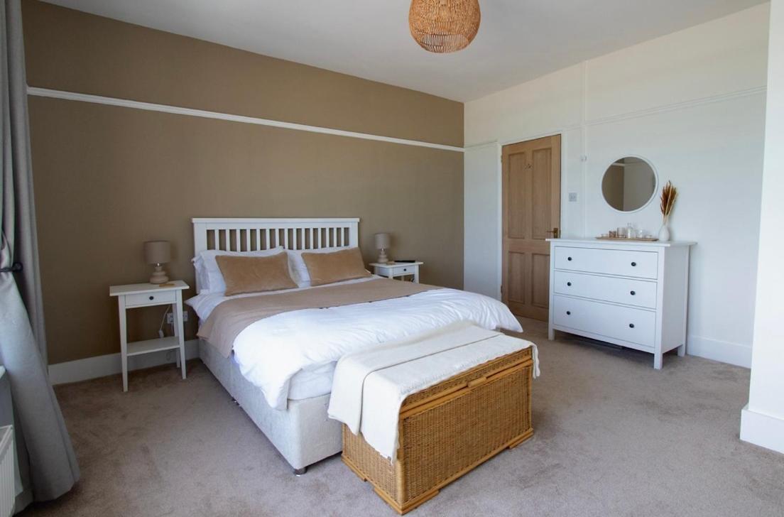 Beach View, 4 Bedroom House Opposite The Sea! Sleeps 10 Sandgate Exterior foto